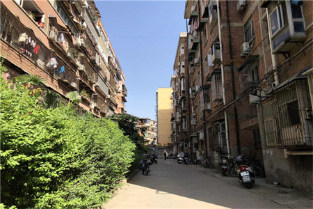 格林学府3室2厅1卫120.96㎡